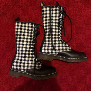 Dr. Martens Vintage Tweed Gingham Boots Size 7 Black White